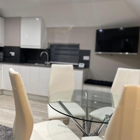 Amazing Central High Street Self Contained Apartments By Syl Watford  Dış mekan fotoğraf
