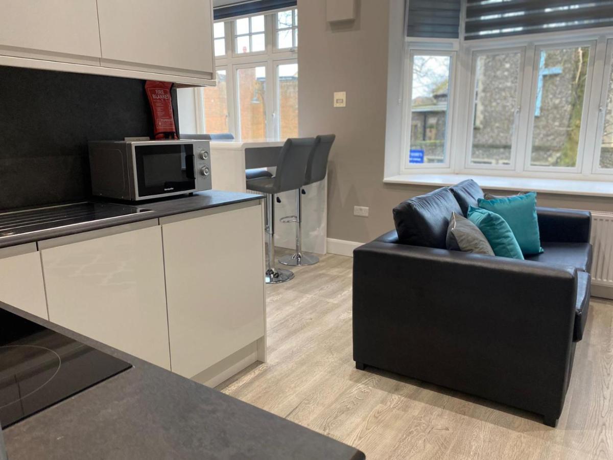 Amazing Central High Street Self Contained Apartments By Syl Watford  Dış mekan fotoğraf