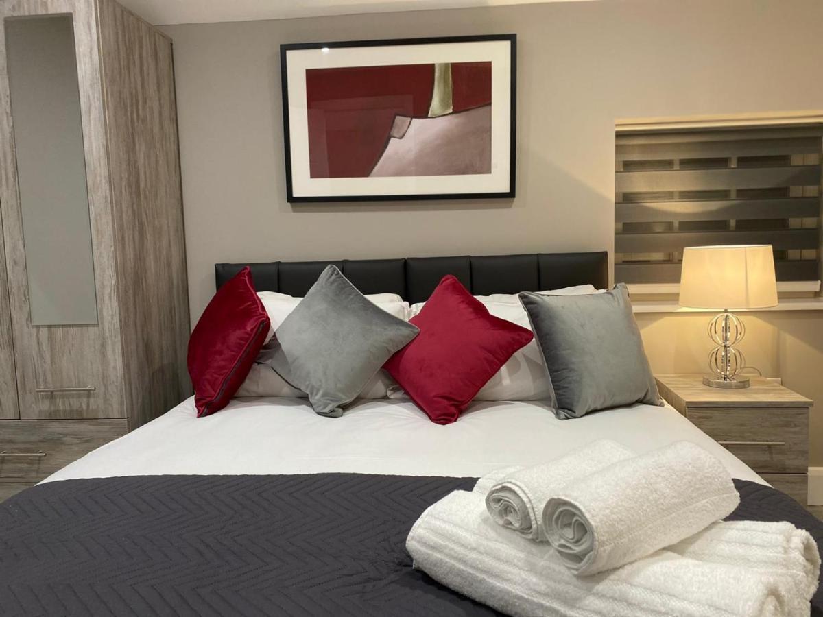 Amazing Central High Street Self Contained Apartments By Syl Watford  Dış mekan fotoğraf