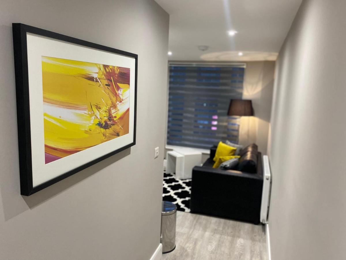 Amazing Central High Street Self Contained Apartments By Syl Watford  Dış mekan fotoğraf